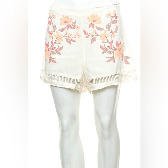 H&M Pants - H&M Floral beige shorts